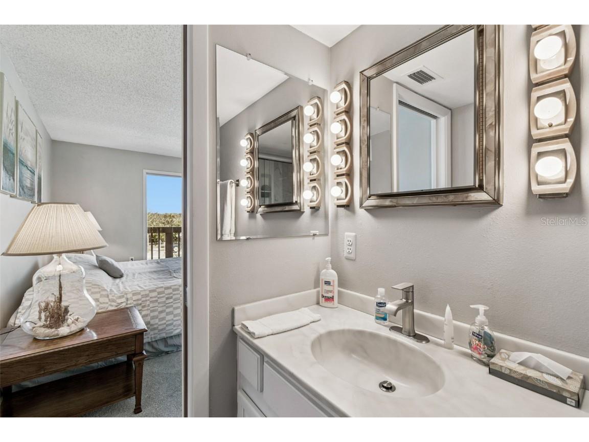 19010 Gulf Boulevard #203 Indian Shores FL 33785 TB8450015 image52