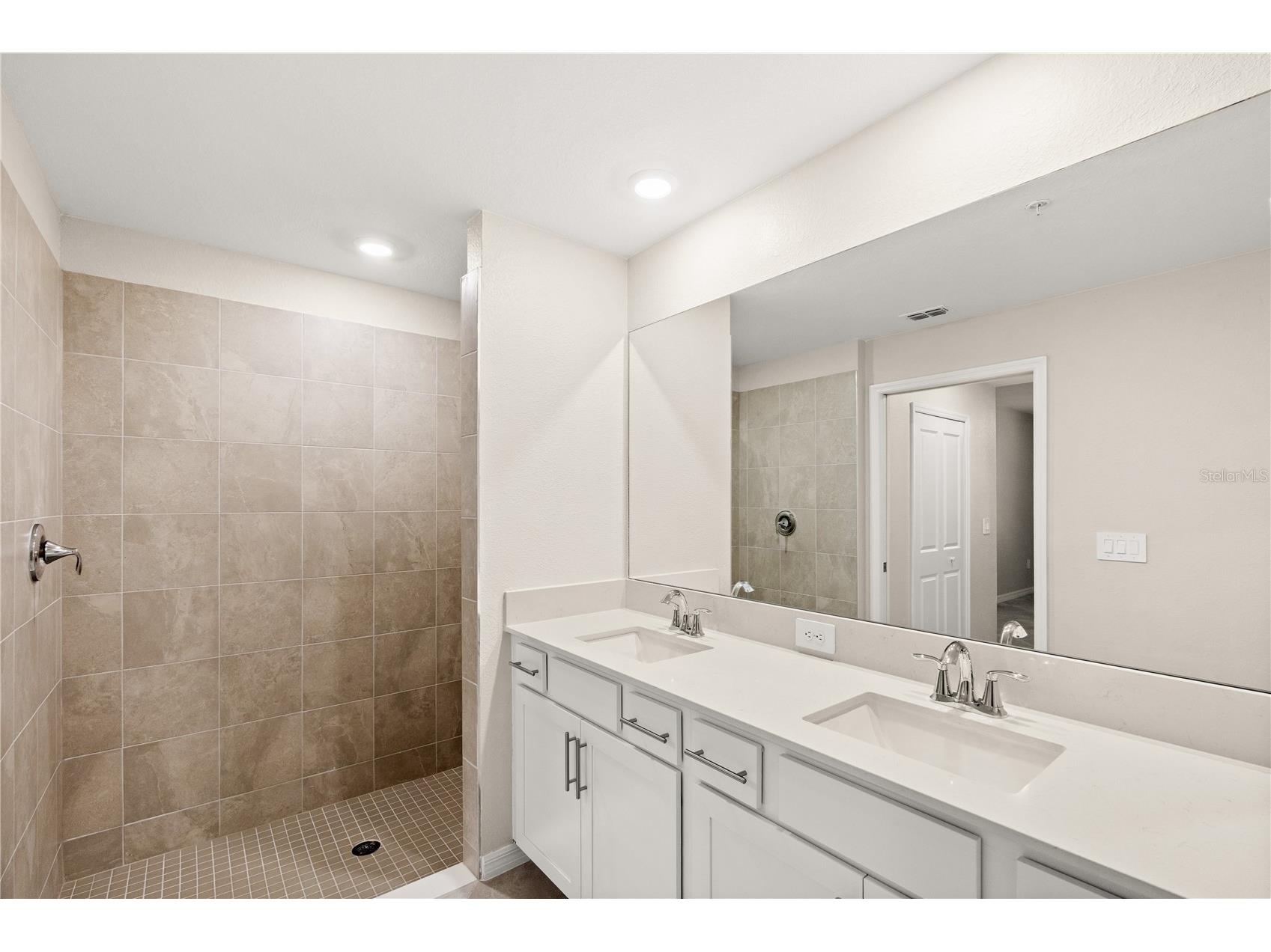 19015 Scallop Loop #103 Lakewood Ranch FL 34211 A4699527 image32
