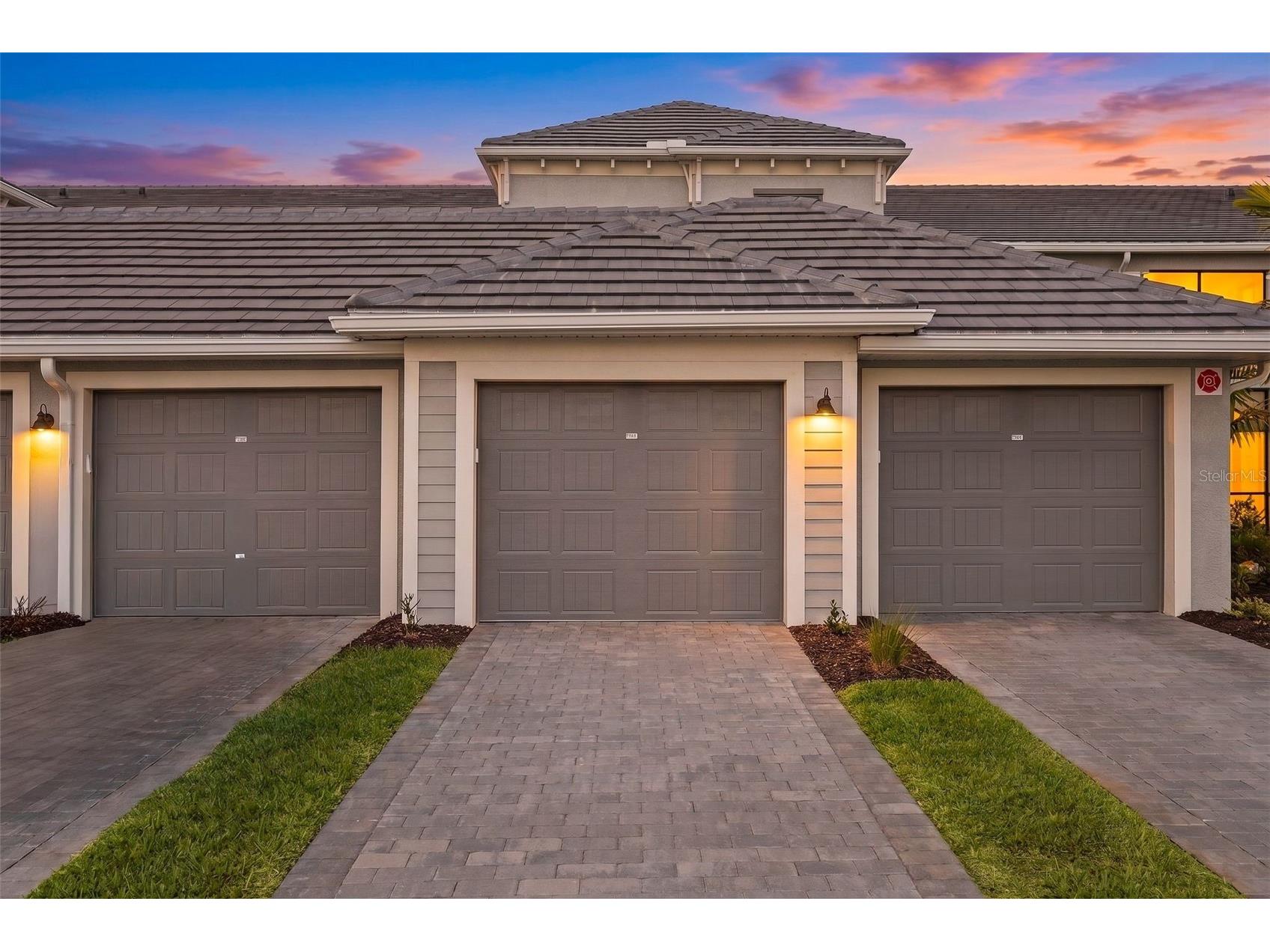 19015 Scallop Loop #104 Lakewood Ranch FL 34211 A4690588 image1