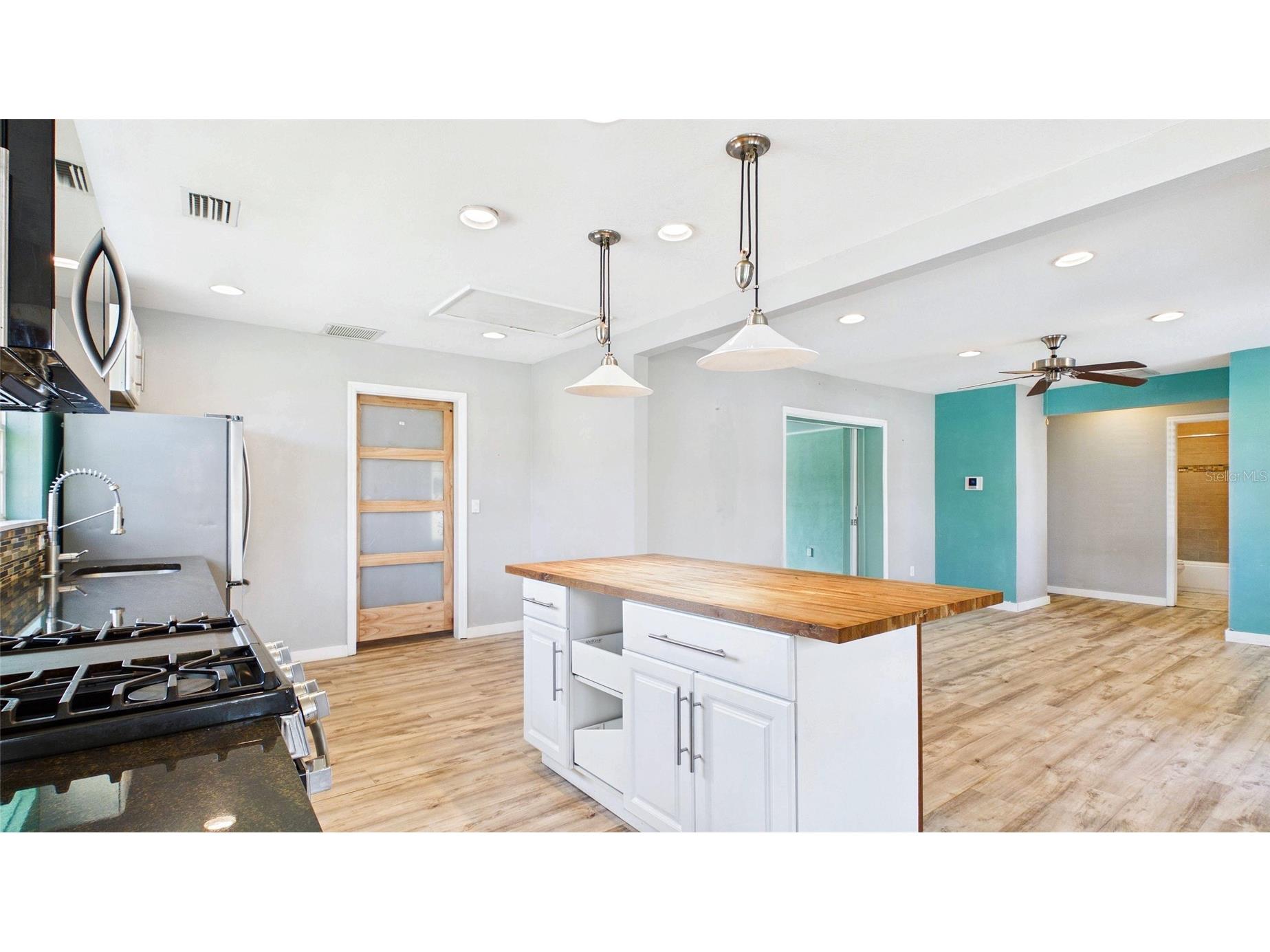 1902 53rd Street S Gulfport FL 33707 TB8525542 image10