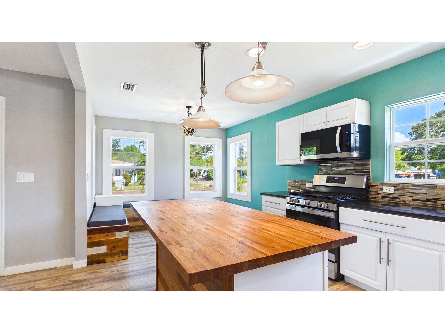 1902 53rd Street S Gulfport FL 33707 TB8525542 image13