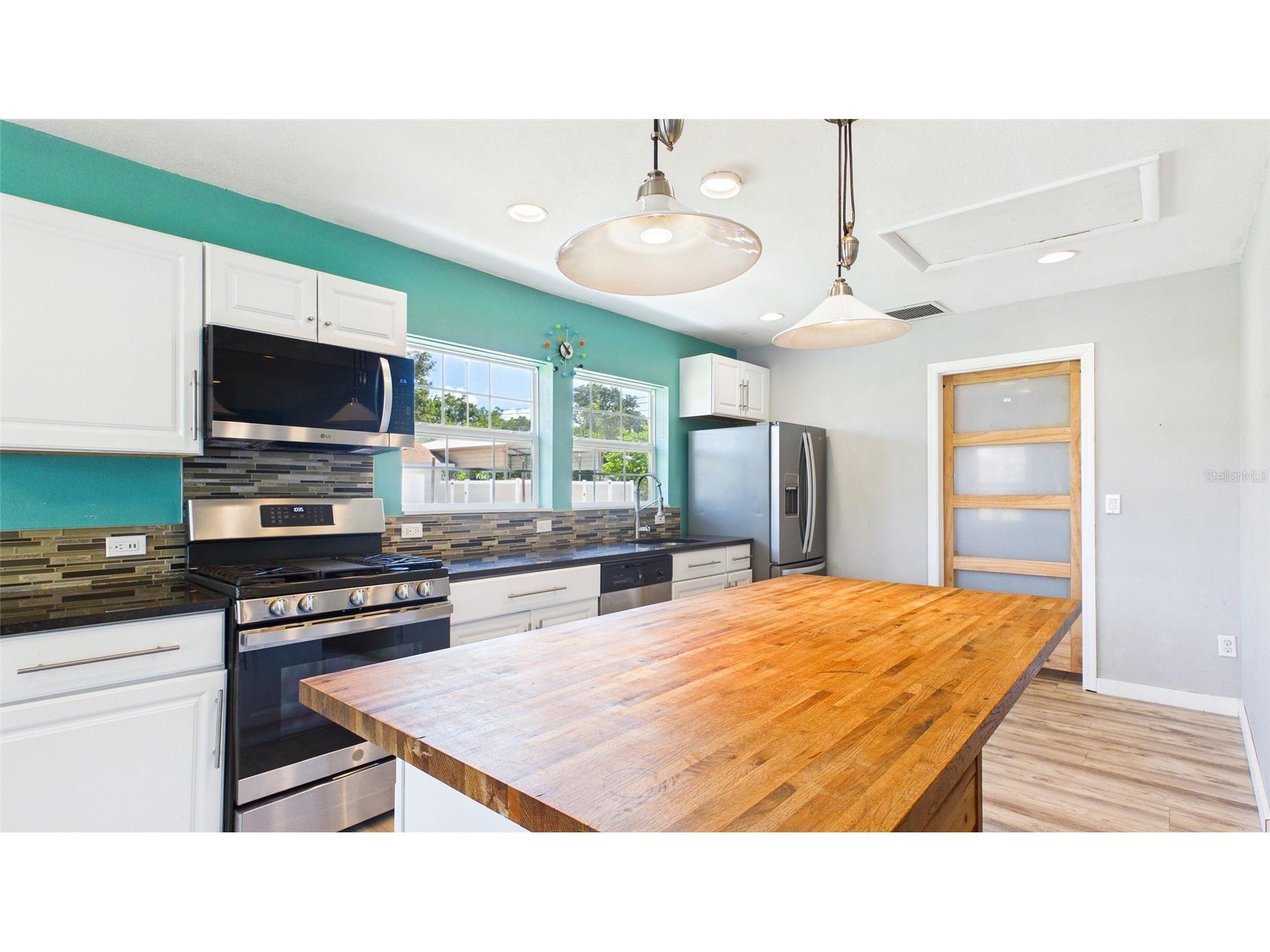 1902 53rd Street S Gulfport FL 33707 TB8525542 image9