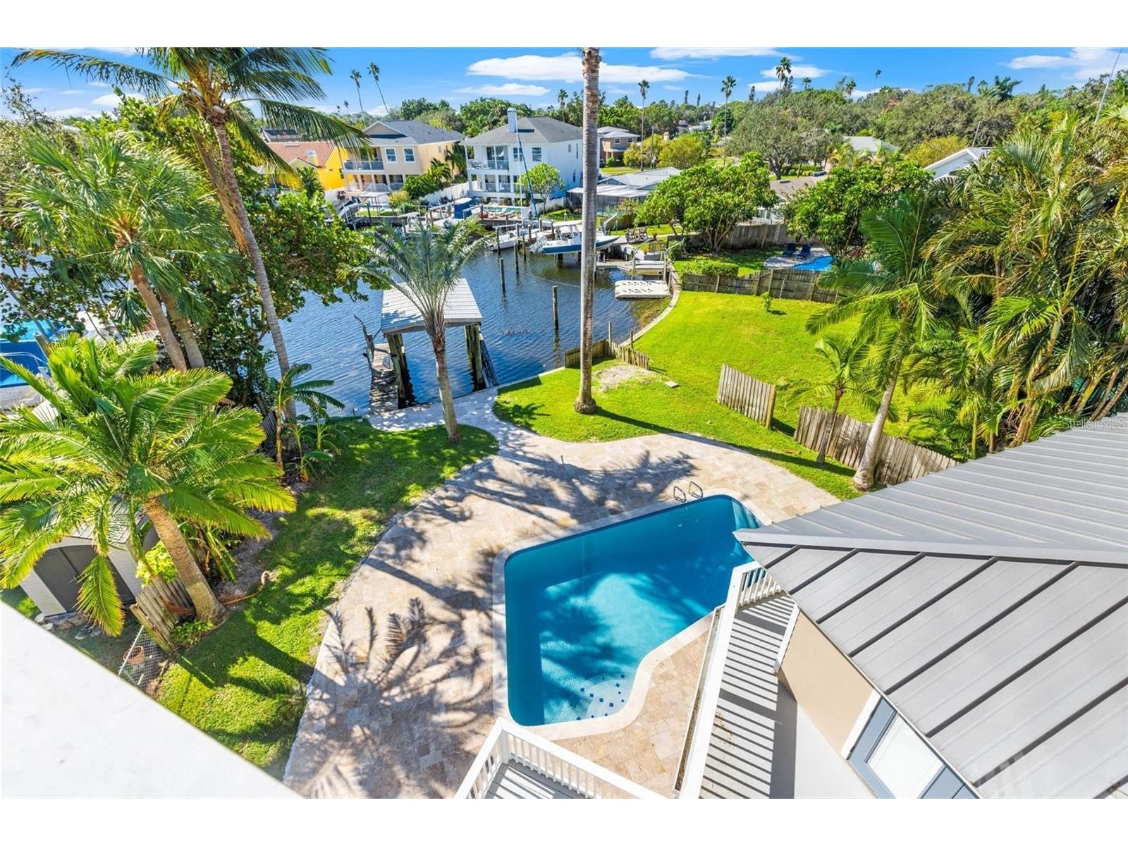 1902 Arrowhead Drive NE Saint Petersburg FL 33703 TB8469860 image1