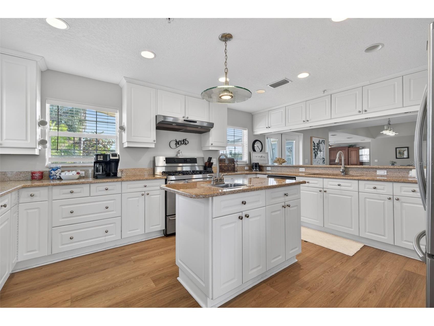 1902 Arrowhead Drive NE Saint Petersburg FL 33703 TB8469860 image10