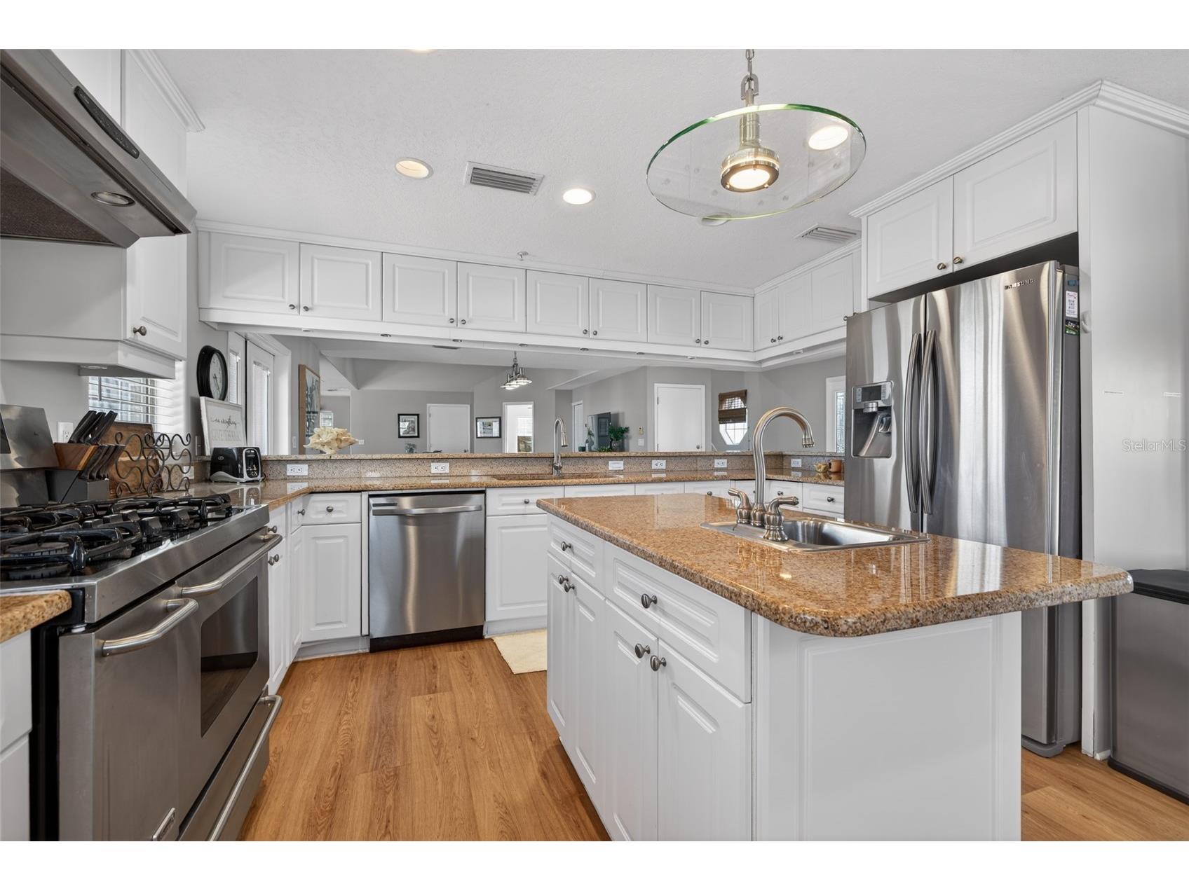 1902 Arrowhead Drive NE Saint Petersburg FL 33703 TB8469860 image11