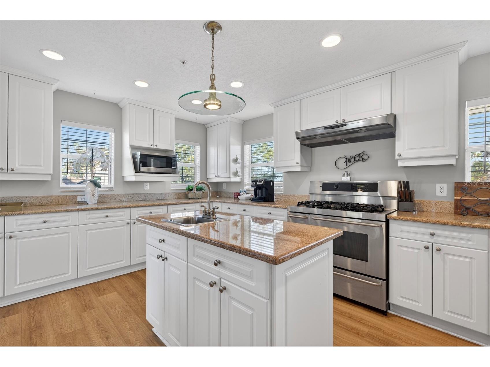1902 Arrowhead Drive NE Saint Petersburg FL 33703 TB8469860 image13