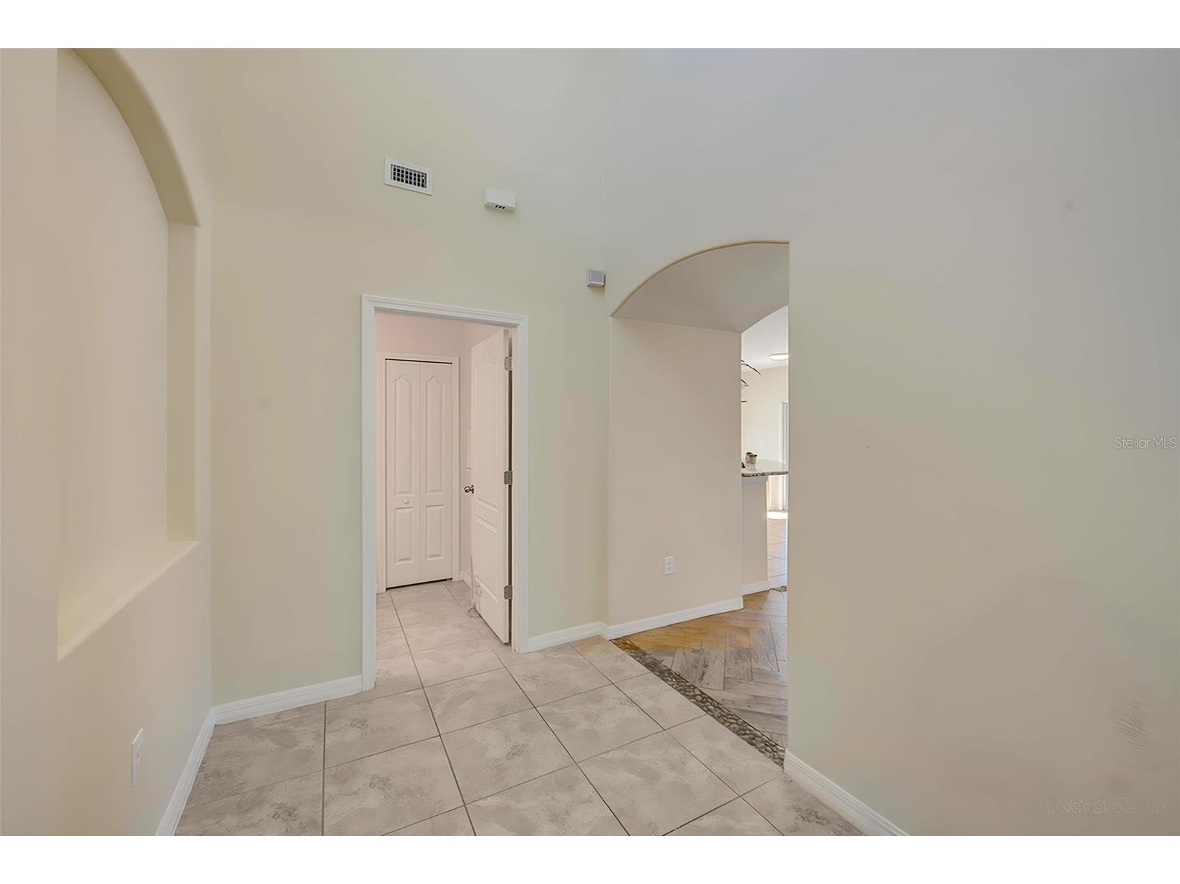 1902 Hawks View Drive Ruskin FL 33570 TB8475739 image5