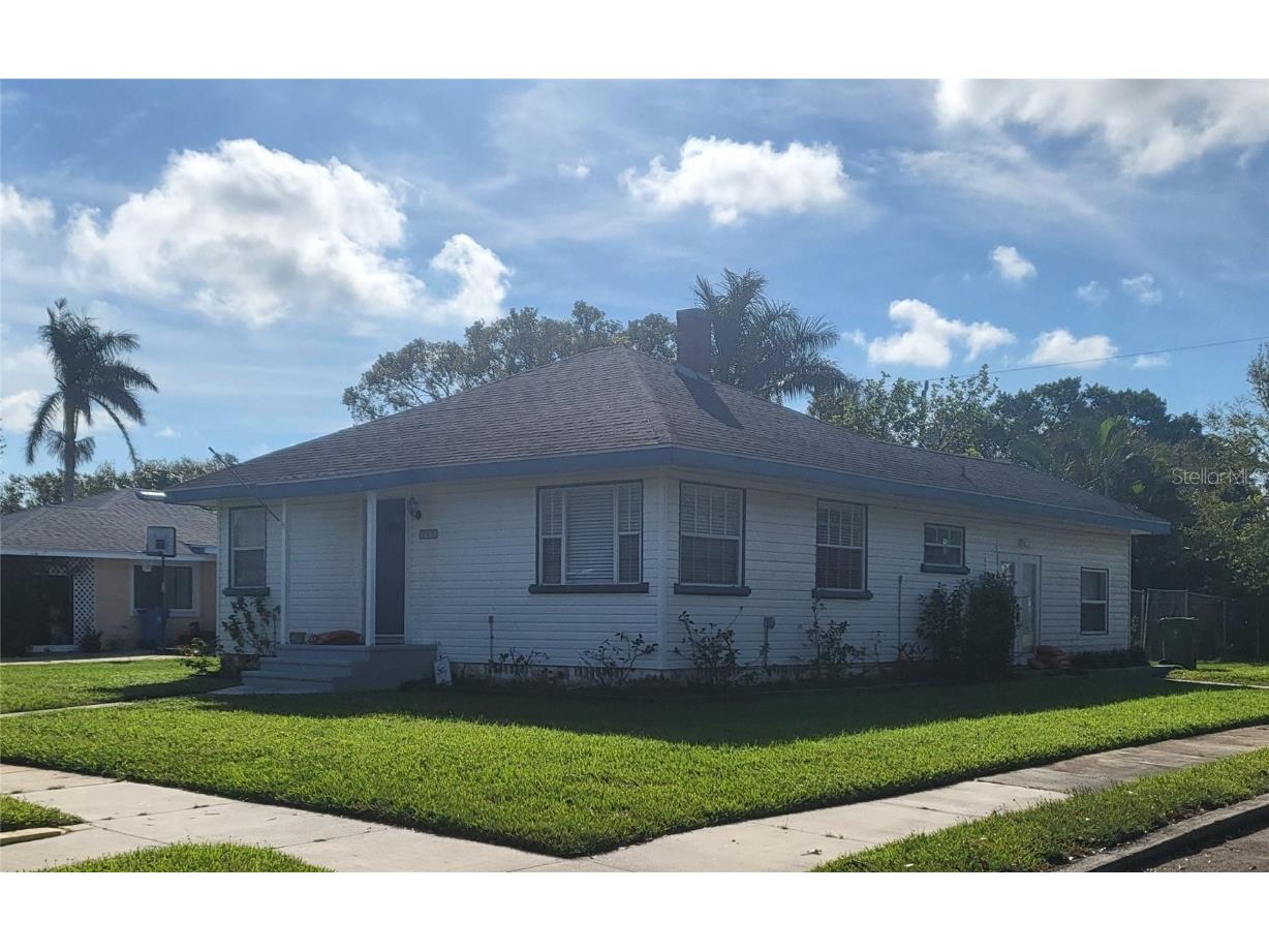 1902 Saint George Drive Bradenton FL 34208 - MANATEE RIVER A4551975 image1