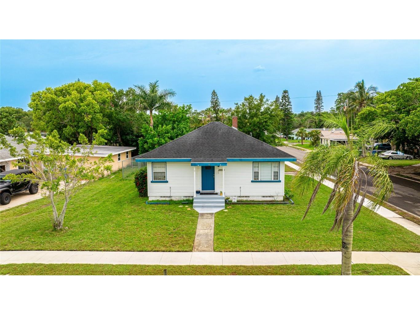 1902 Saint George Drive Bradenton FL 34208 - MANATEE RIVER A4616452 image1