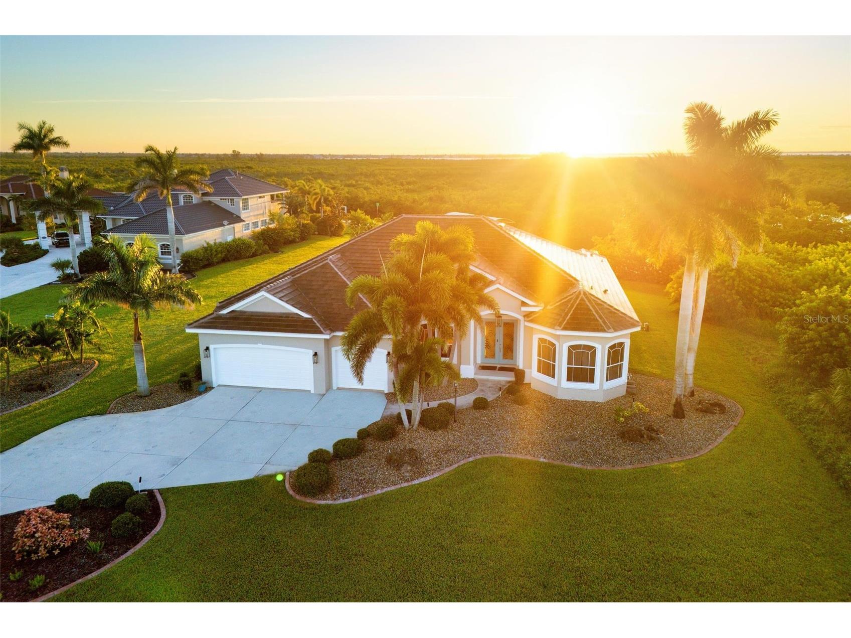 19023 Midway Boulevard Port Charlotte FL 33948 - MANCHESTER WATERWAY N6140756 image1