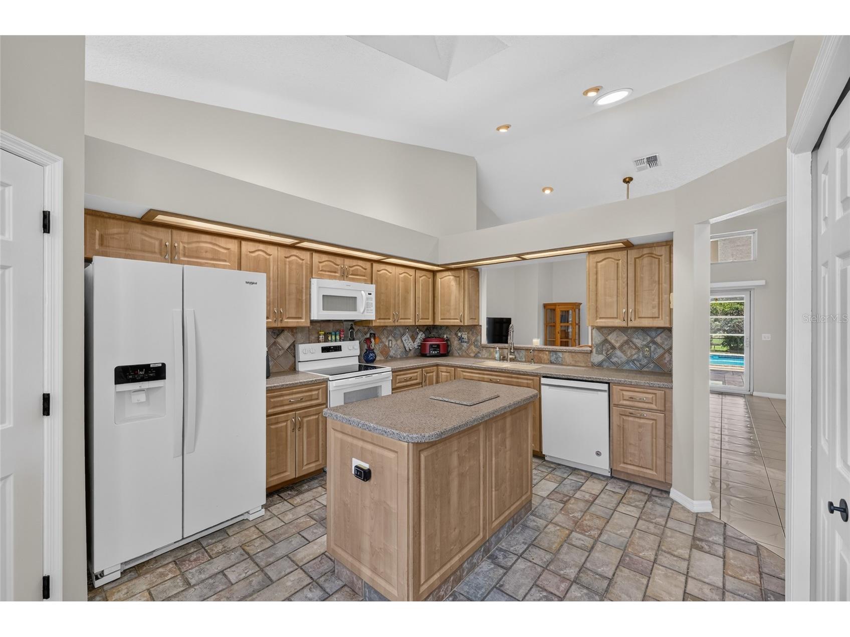 19025 SW 98th Loop Dunnellon FL 34432 - RAINBOW RIVER OM726952 image23