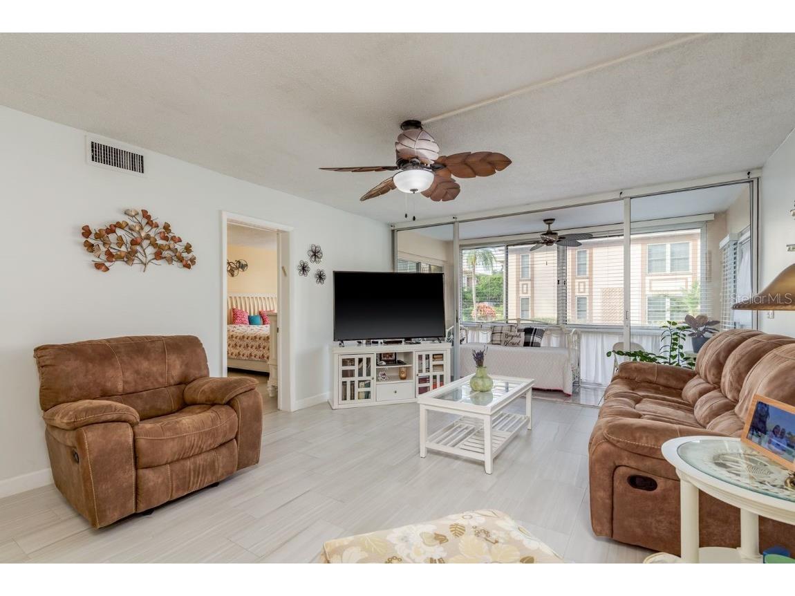 19029 Us Highway 19 N #6-7 Clearwater FL 33764 W7881100 image7