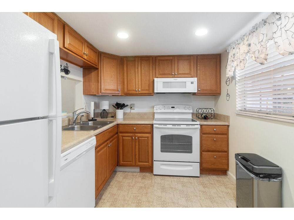 19029 Us Highway 19 N #UNIT 4 -BUILDING 2 Clearwater FL 33764 W7879882 image5