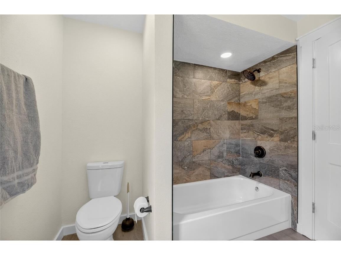 1903 Country Club Court Plant City FL 33566 TB8420115 image36