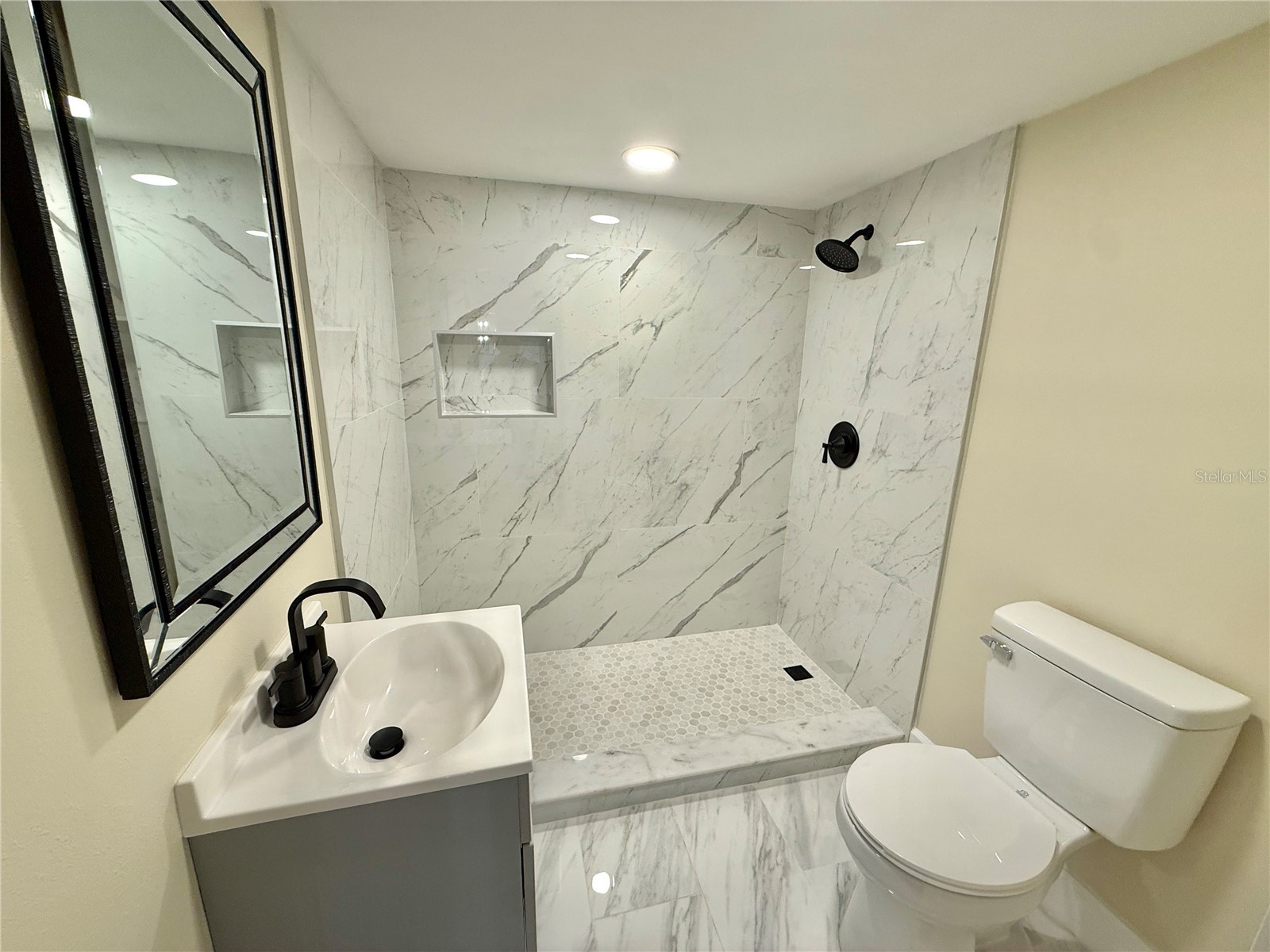 1903 E Osborne Avenue Tampa FL 33610 A4681828 image11