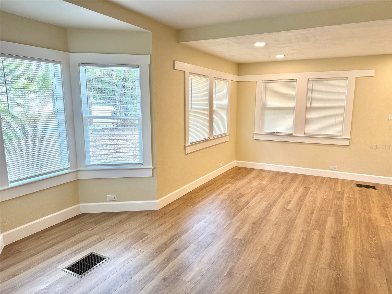 1903 E Osborne Avenue Tampa FL 33610 A4681828 image4