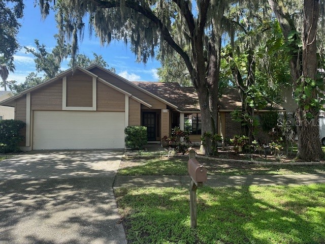1903 Landside Drive Valrico FL 33594 T3542356 image1