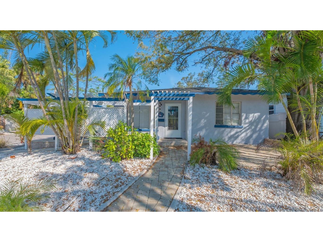 1903 Oak Street Sarasota FL 34236 - SARASOTA BAYFORNT A4659396 image1