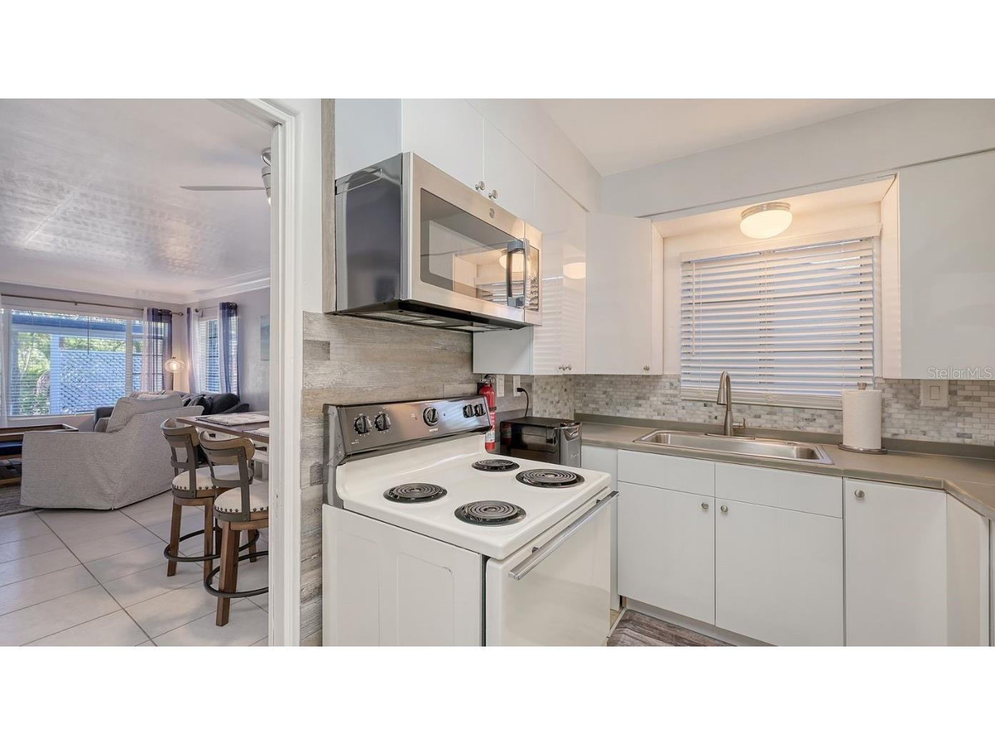 1903 Oak Street Sarasota FL 34236 - SARASOTA BAYFORNT A4659396 image13