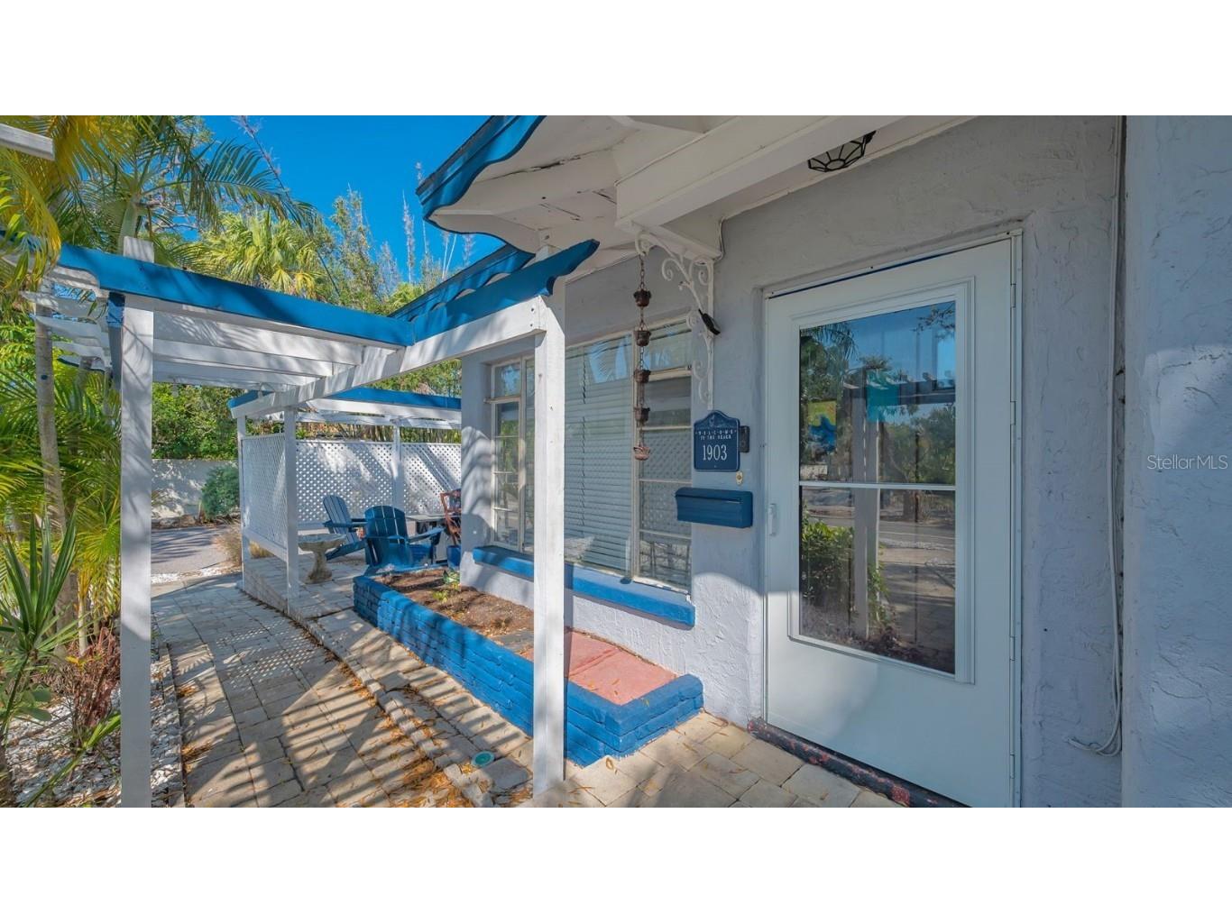 1903 Oak Street Sarasota FL 34236 - SARASOTA BAYFORNT A4659396 image2