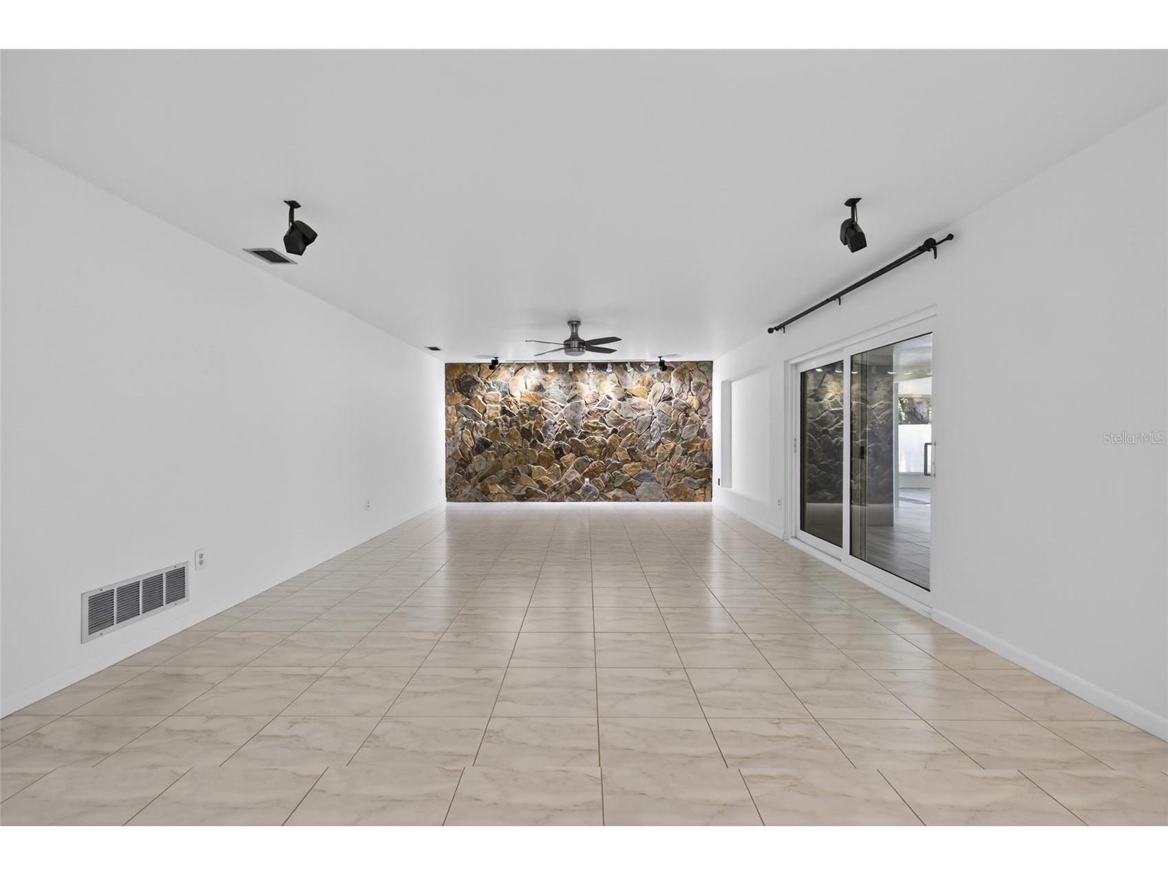 1903 Oro Court Clearwater FL 33764 TB8512227 image4