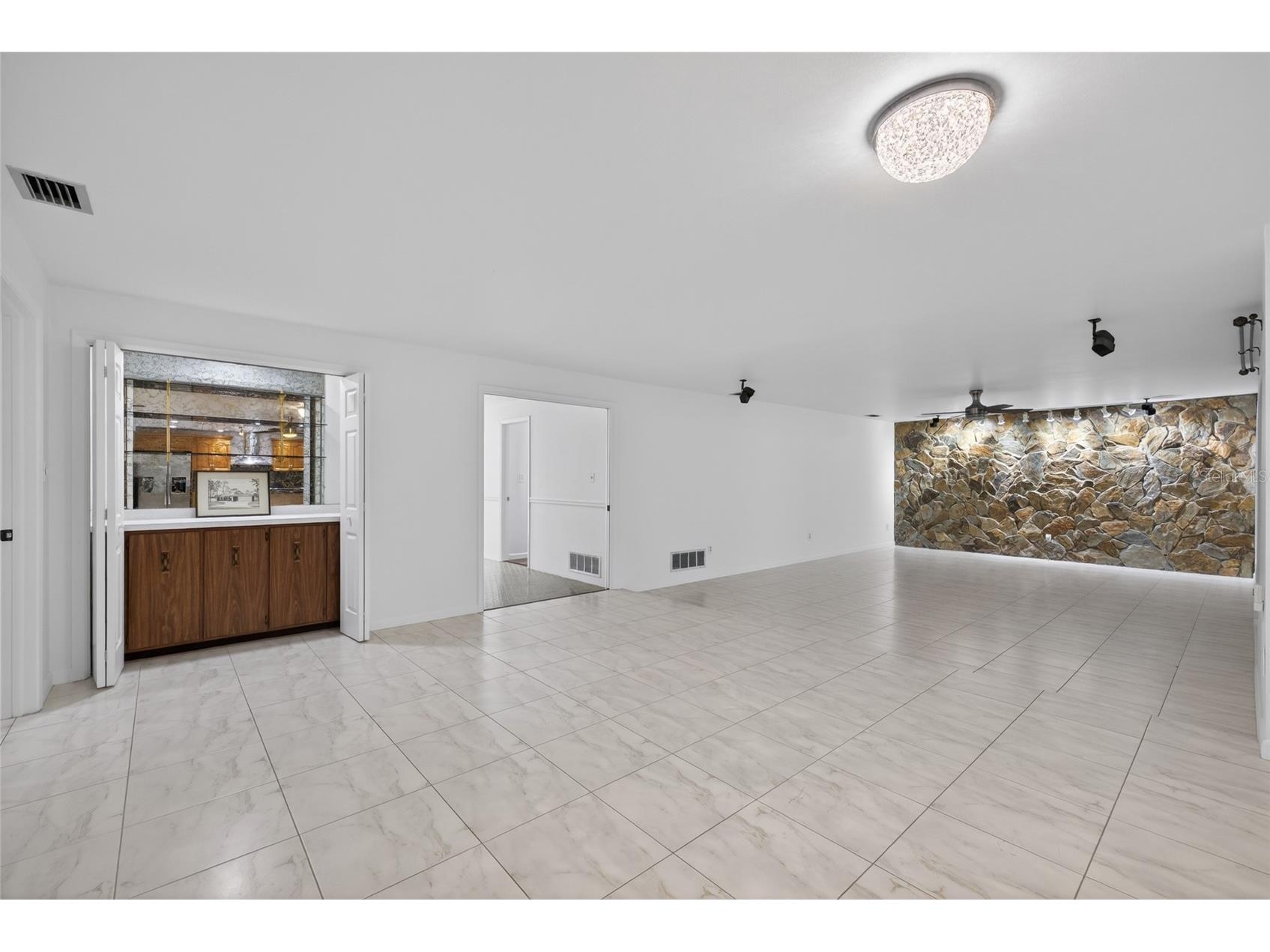 1903 Oro Court Clearwater FL 33764 TB8512227 image7