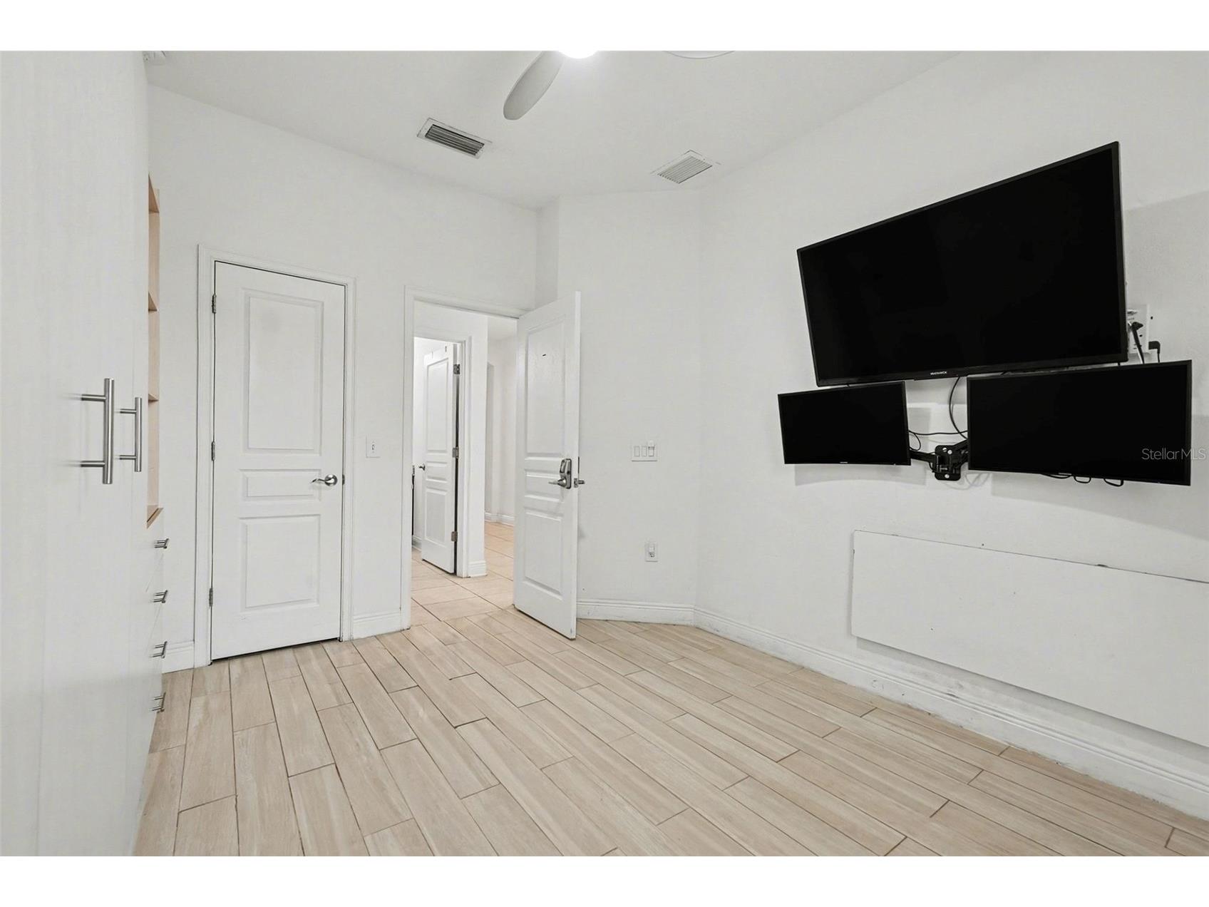 1903 W State Street Tampa FL 33606 TB8468262 image13