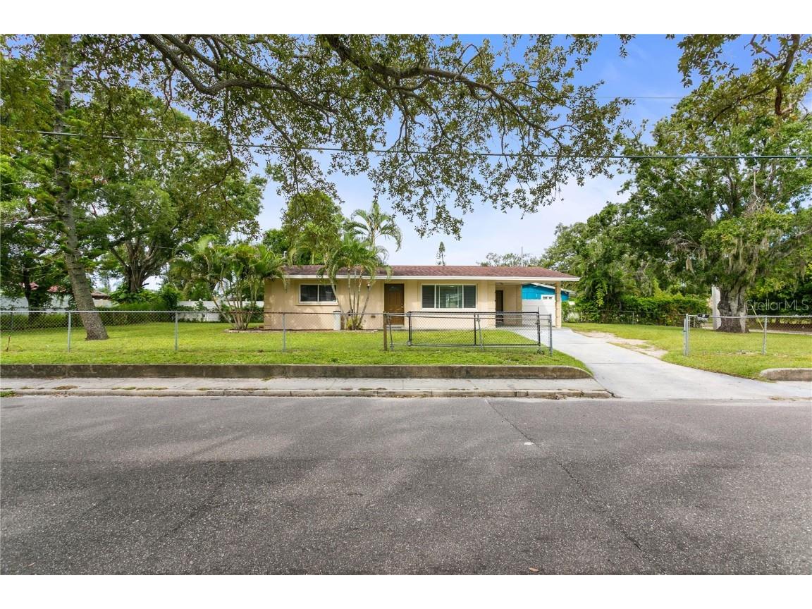 1904 5th Street W Bradenton FL 34205 A4665773 image1