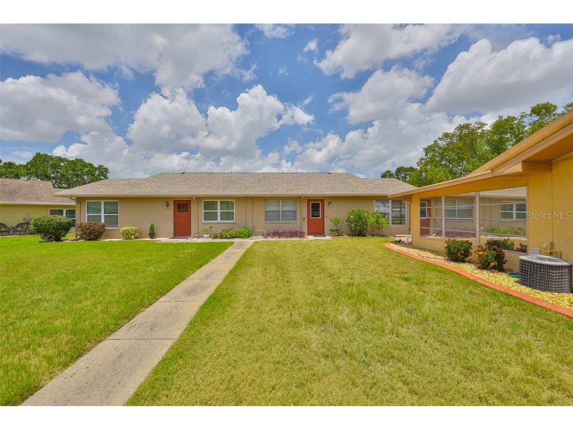 1904 Canterbury Lane #18 Sun City Center FL 33573 TB8391577 image2
