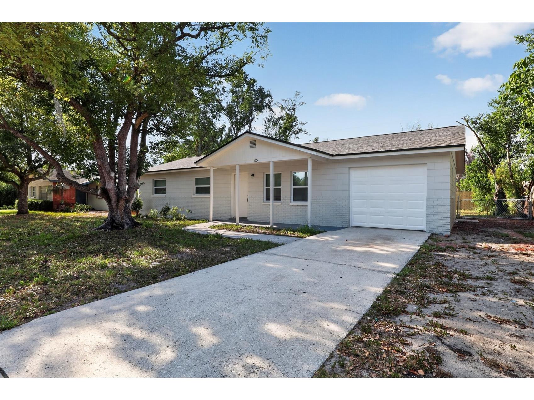 1904 E 115th Avenue Tampa FL 33612 O6412023 image1