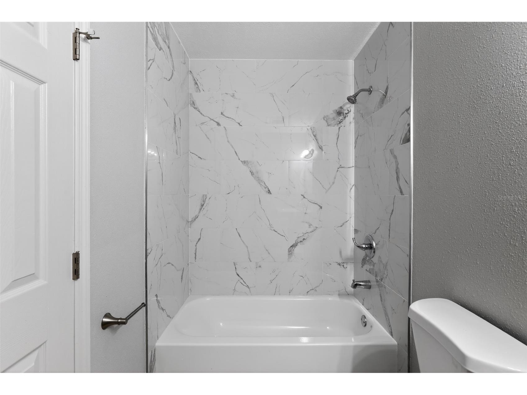 1904 E 115th Avenue Tampa FL 33612 O6412023 image17