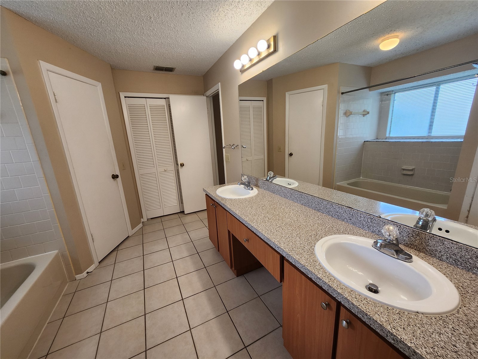 1904 Firethorn Court Brandon FL 33511 TB8512837 image21