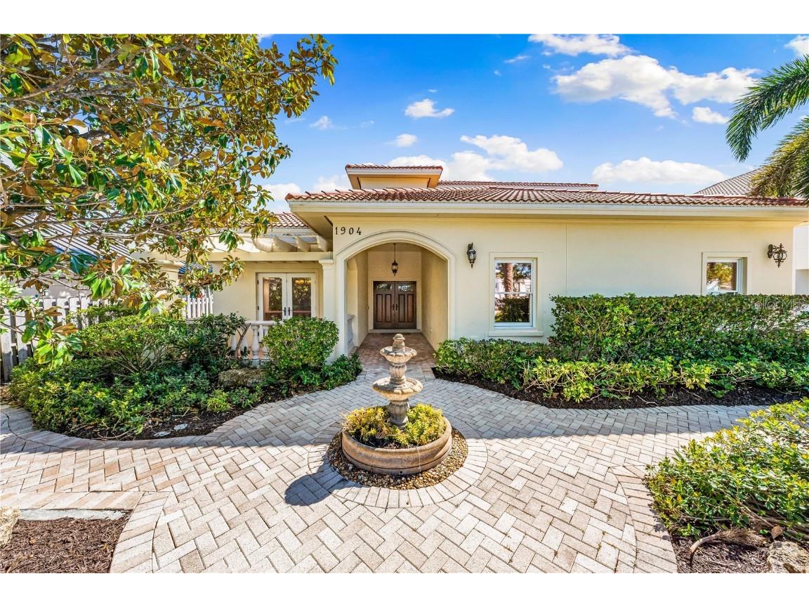 1904 Hyde Park Street Sarasota FL 34239 A4644259 image1