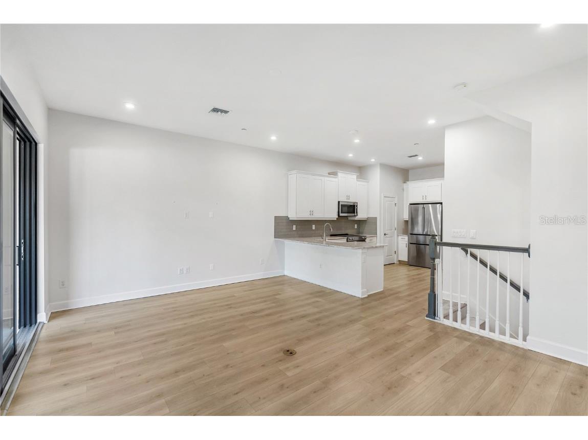 1904 Monte Carlo Drive #1102 Sarasota FL 34231 A4672726 image6