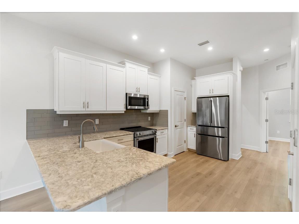 1904 Monte Carlo Drive #1102 Sarasota FL 34231 A4672726 image8