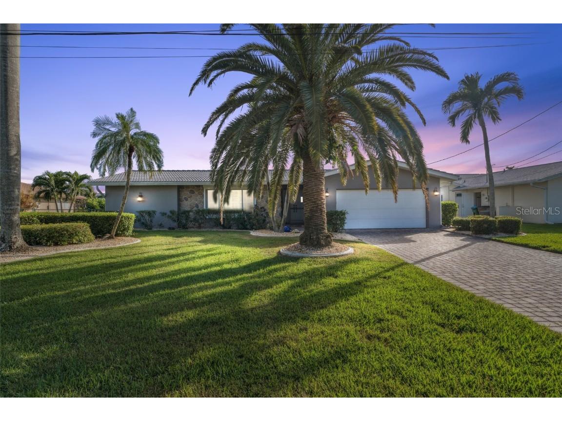1904 SE 37th Street Cape Coral FL 33904 TB8410273 image1