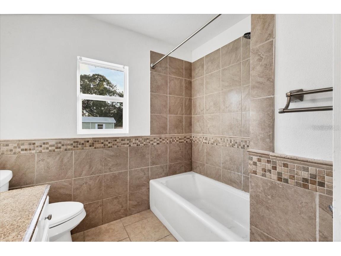 1905 14th Avenue W Bradenton FL 34205 A4661185 image21