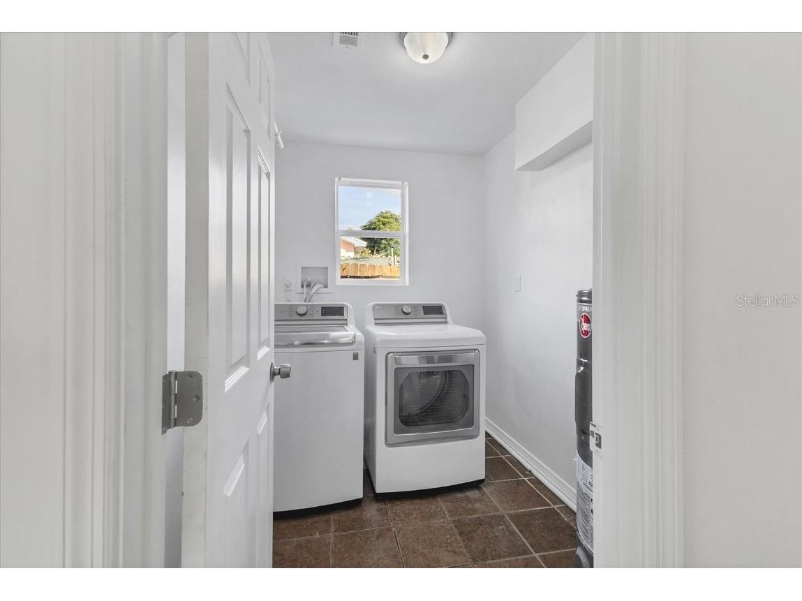 1905 14th Avenue W Bradenton FL 34205 A4661185 image23