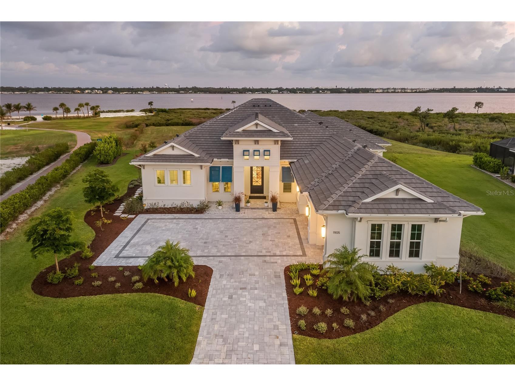 1905 4th Street E Palmetto FL 34221 A4698935 image1