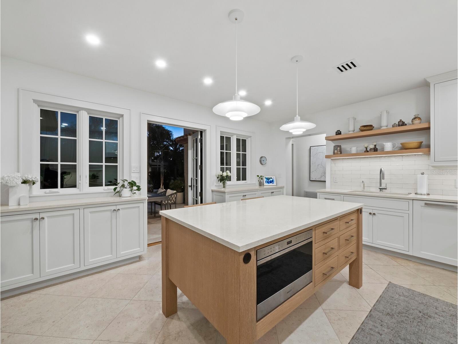 1905 Alta Vista Street Sarasota FL 34236 A4683764 image14