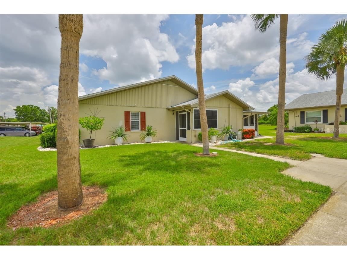 1905 Canterbury Lane #17 Sun City Center FL 33573 TB8402420 image4