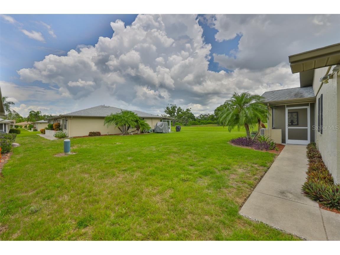 1905 Canterbury Lane #17 Sun City Center FL 33573 TB8402420 image5