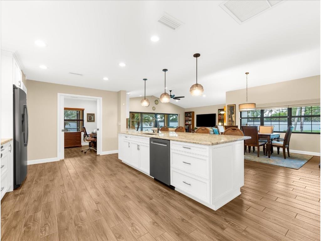 1905 Tradewinds Circle Venice FL 34293 N6140982 image21