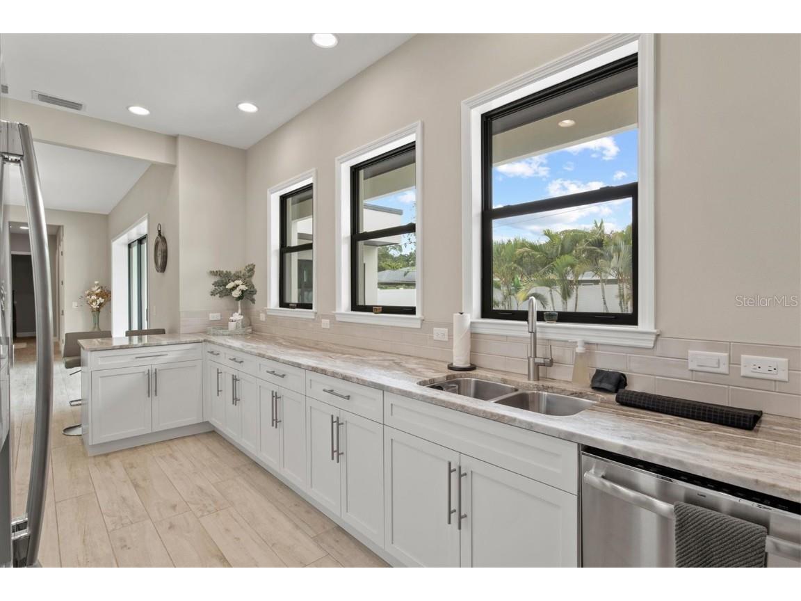 1905 Tulip Drive Sarasota FL 34239 A4537944 image18