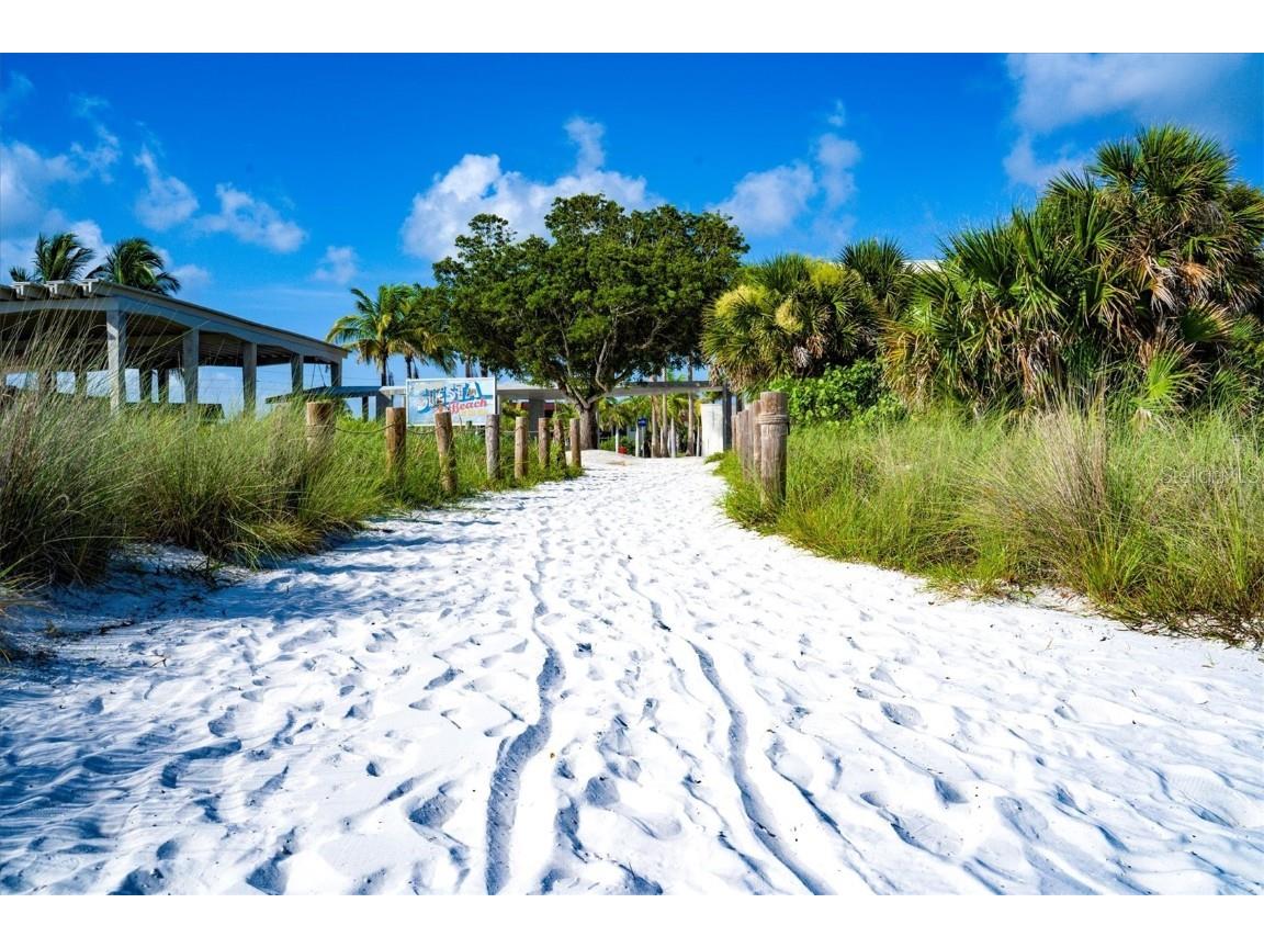 1905 Tulip Drive Sarasota FL 34239 A4537944 image56