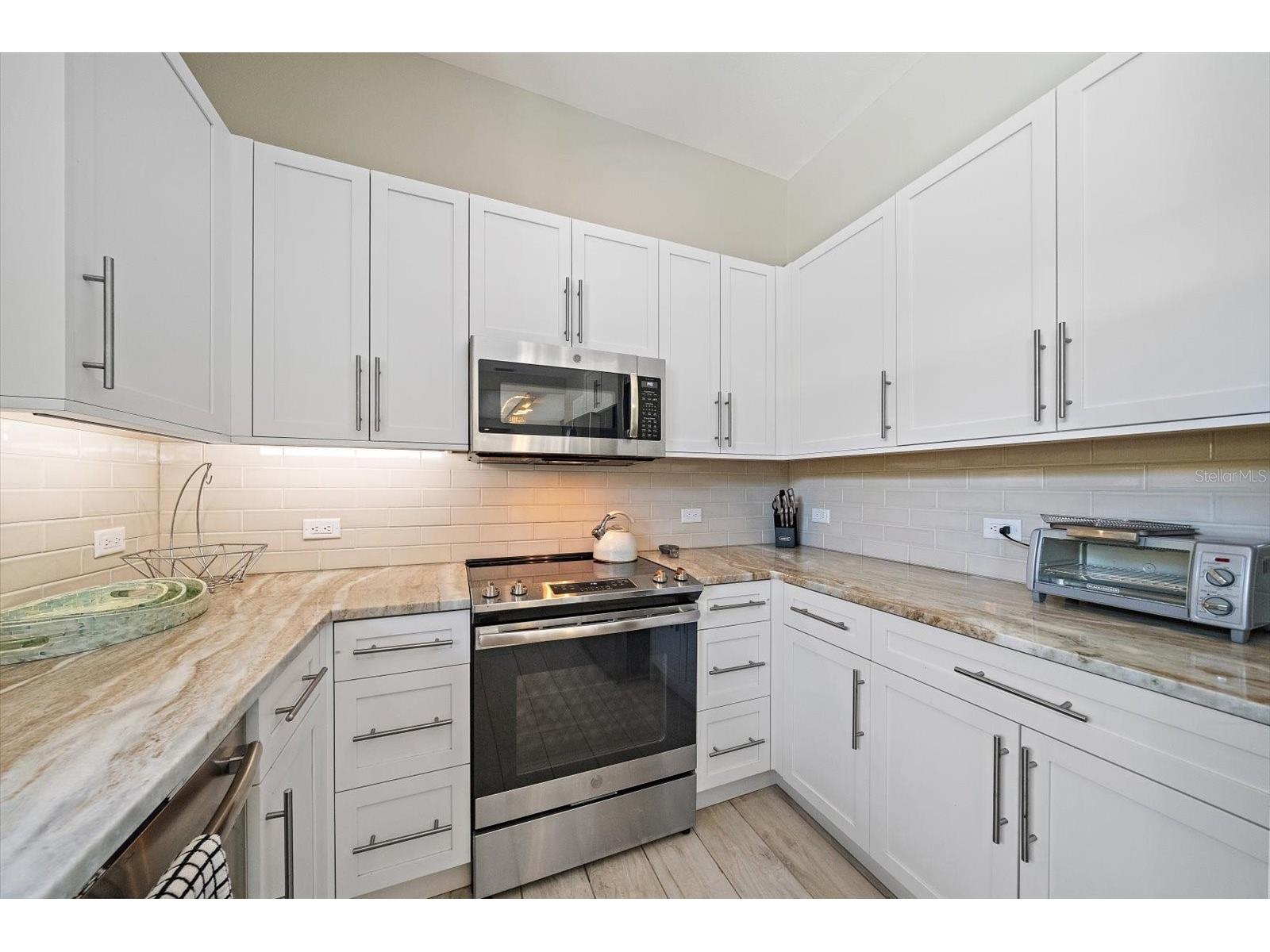 1905 Tulip Drive Sarasota FL 34239 A4696670 image19