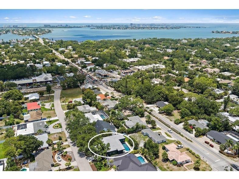 1905 Tulip Drive Sarasota FL 34239 A4696670 image2