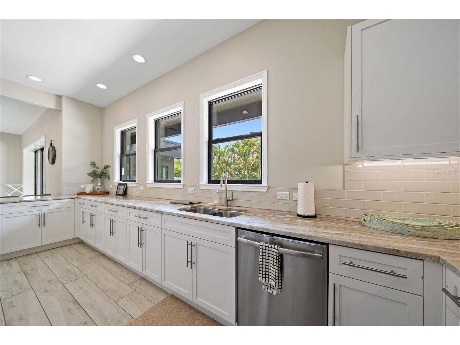 1905 Tulip Drive Sarasota FL 34239 A4696670 image21
