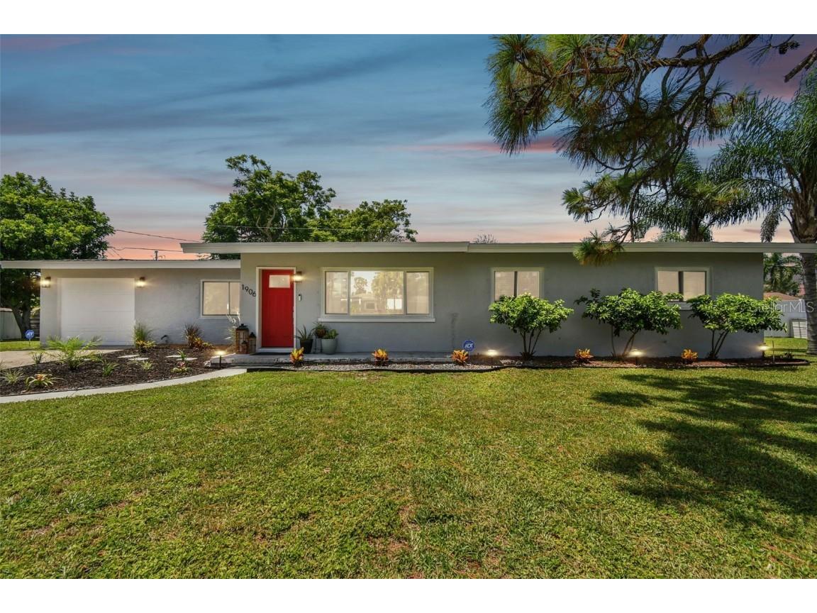 1906 47th Street Court W Bradenton FL 34209 A4620639 image1