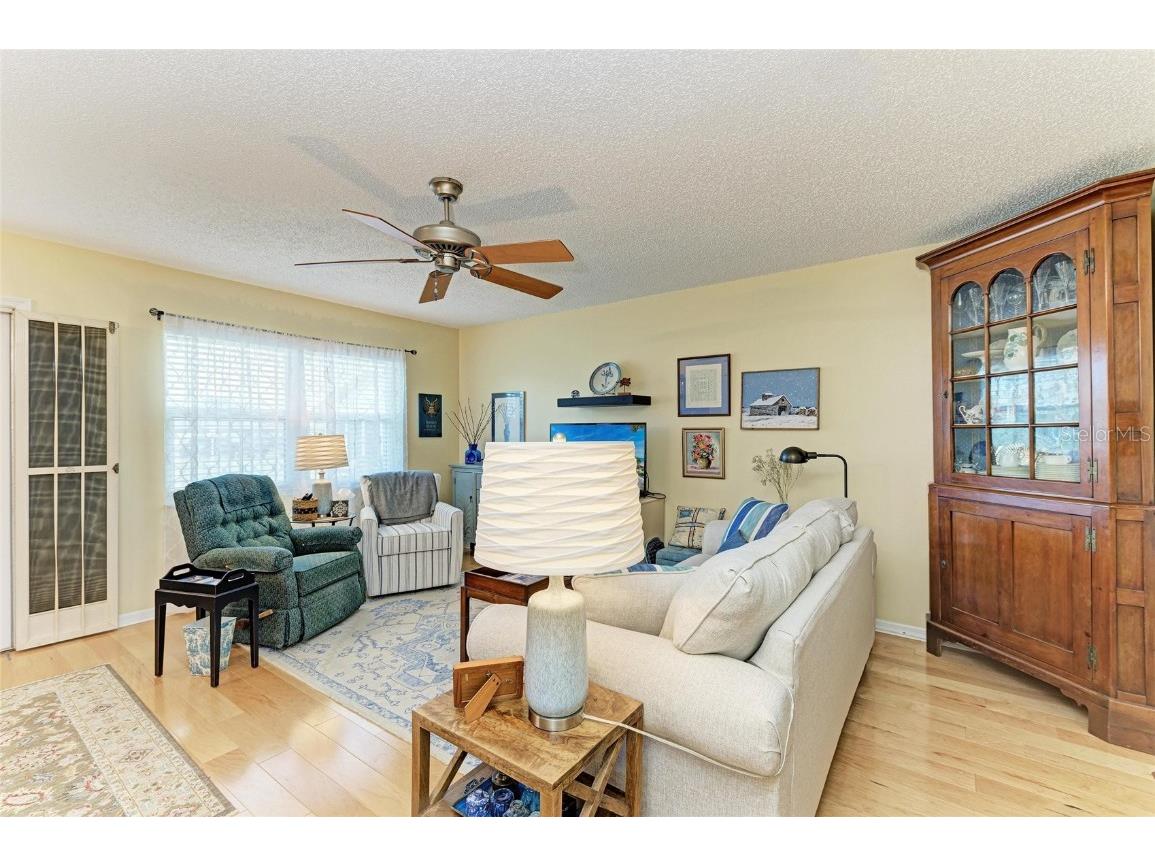 1906 Canterbury Lane #16 Sun City Center FL 33573 A4654200 image4